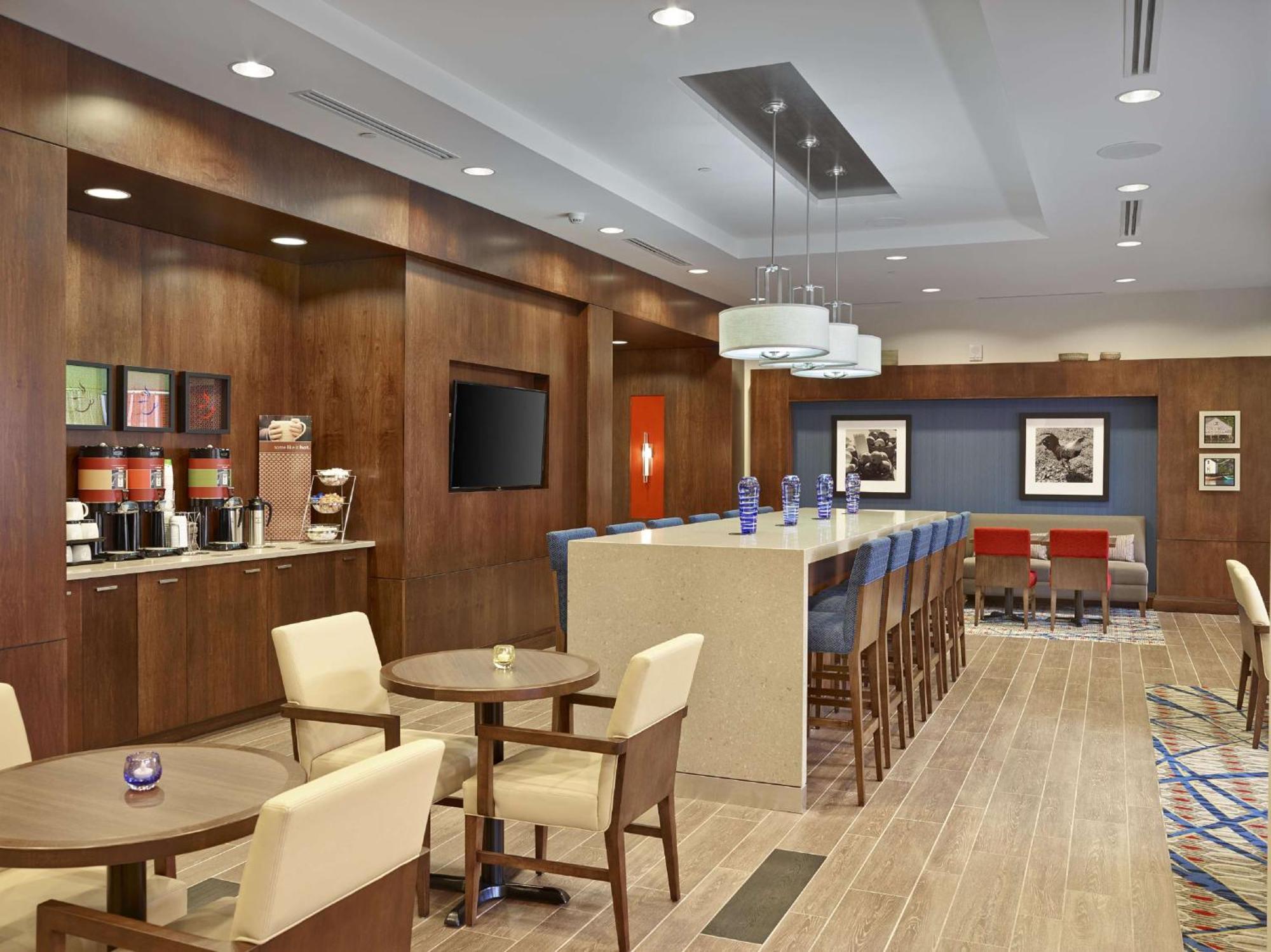 Hotel Hampton By Hilton Downtown 3*